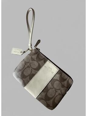 Coach Signature Wristlet Platinum Patent Stripe Shimmer